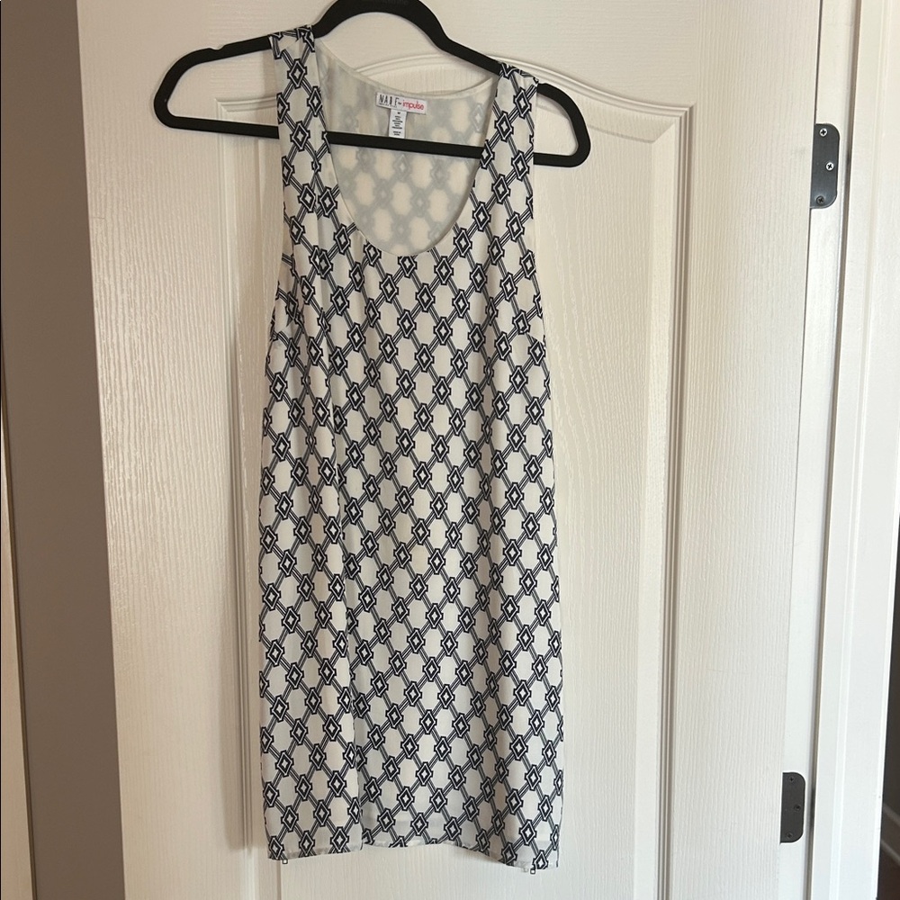 Elegant Black and White Patterned Dress